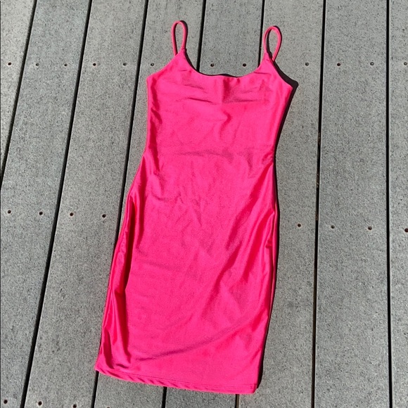 Windsor Dresses & Skirts - NWOT Windsor Pink Bodycon Dress